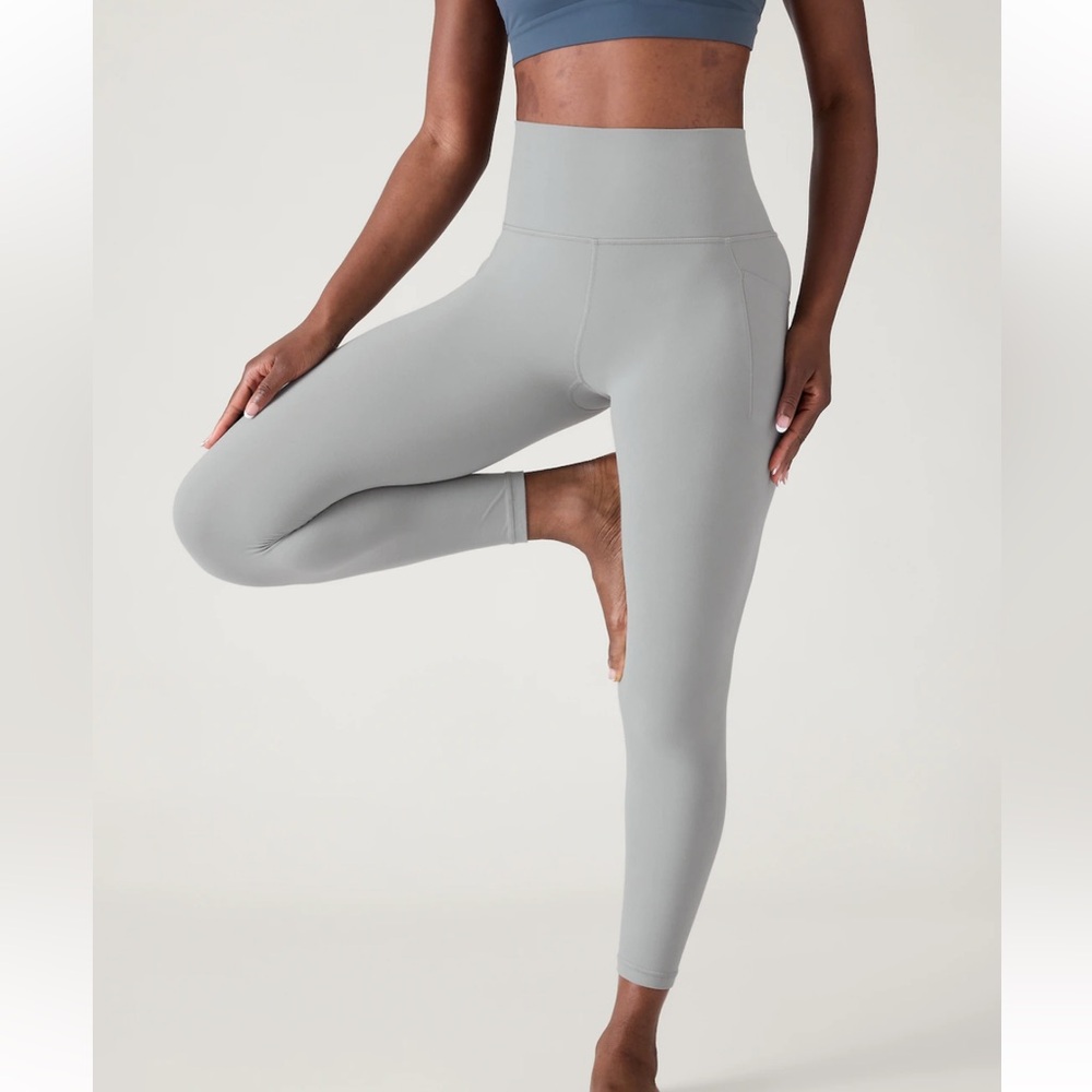 Athleta Salutation Stash High-Rise 7/8 Leggings